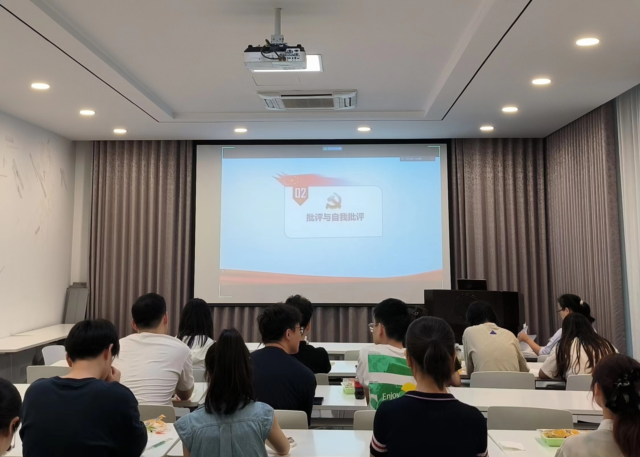 图片2.jpg 图片2.jpg